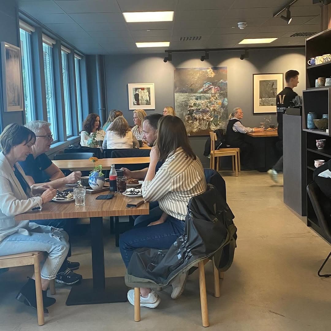 Cafe setting 8